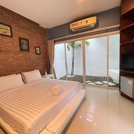 Готель Milano Huahin Екстер'єр фото
