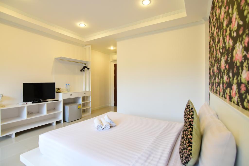 Готель Milano Huahin Екстер'єр фото