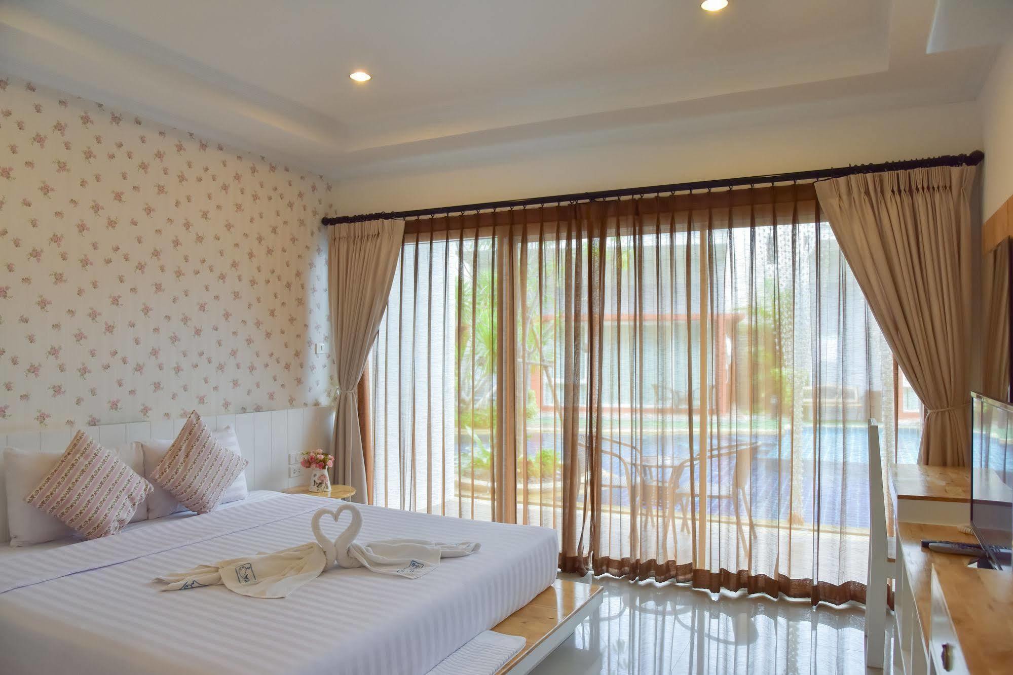 Готель Milano Huahin Екстер'єр фото