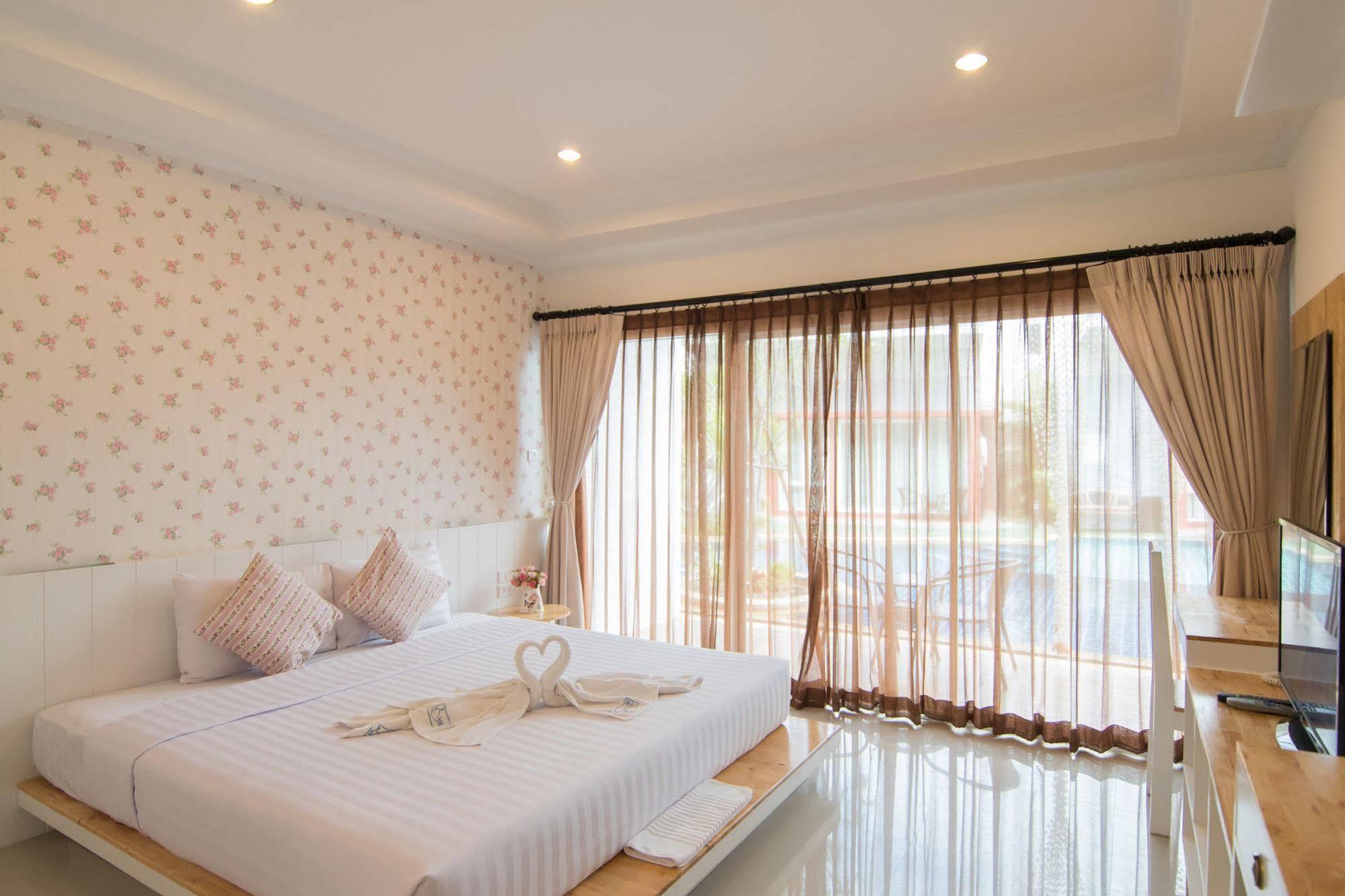 Готель Milano Huahin Екстер'єр фото